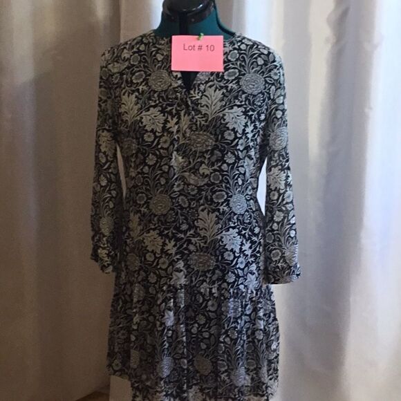 Tunic style dress with long sleeves, tie back, by ROSE & OLIVE in size medium - Picture 2 of 14